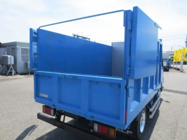 いすゞ エルフ TRG-NKR85A(2WD)の写真12
