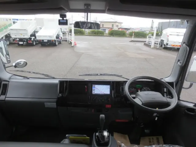 いすゞ エルフ 2RG-NPR88AR(2WD)の写真15