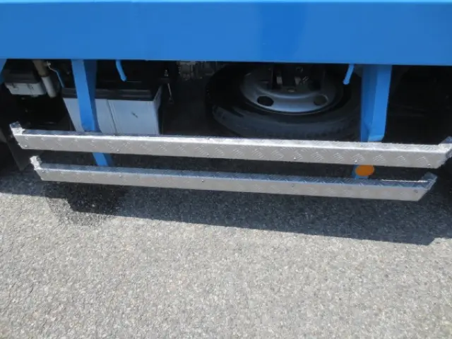 いすゞ エルフ TRG-NKR85A(2WD)の写真20