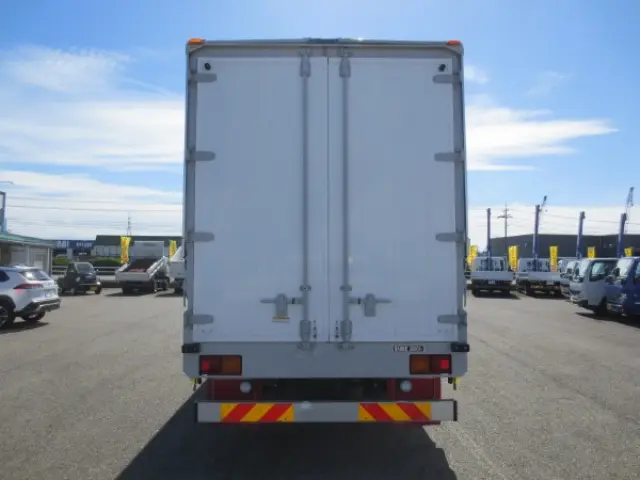 いすゞ フォワード 2RG-FRR90S2(2WD)の写真7