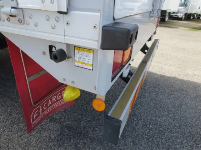 いすゞ フォワード 2RG-FRR90S2(2WD)の写真28