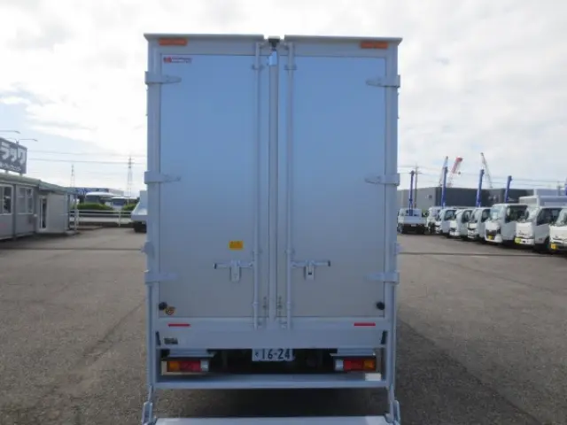 三菱 キャンター 2RG-FBA20(2WD)の写真8