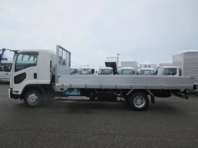 いすゞ フォワード 2RG-FRR90S2(2WD)の写真9