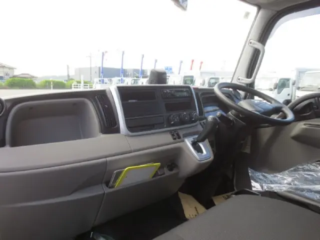 三菱 キャンター 2RG-FBA20(2WD)の写真15