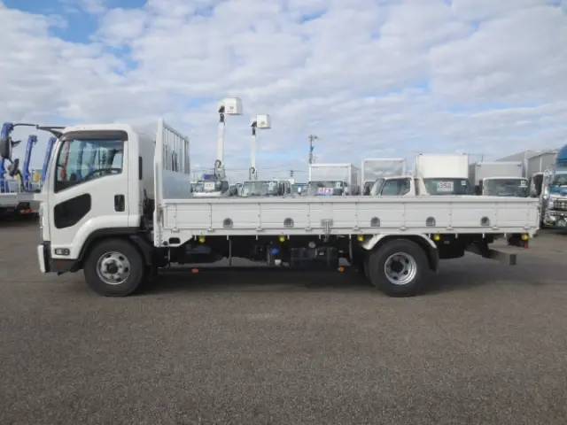 いすゞ フォワード 2RG-FRR90S2(2WD)の写真9