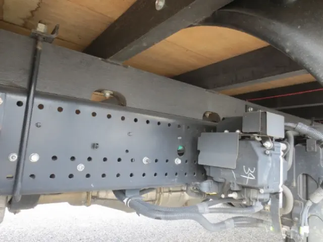 いすゞ フォワード 2RG-FRR90S2(2WD)の写真11