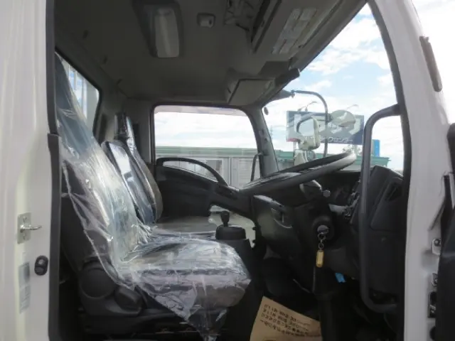 いすゞ フォワード 2RG-FRR90S2(2WD)の写真12