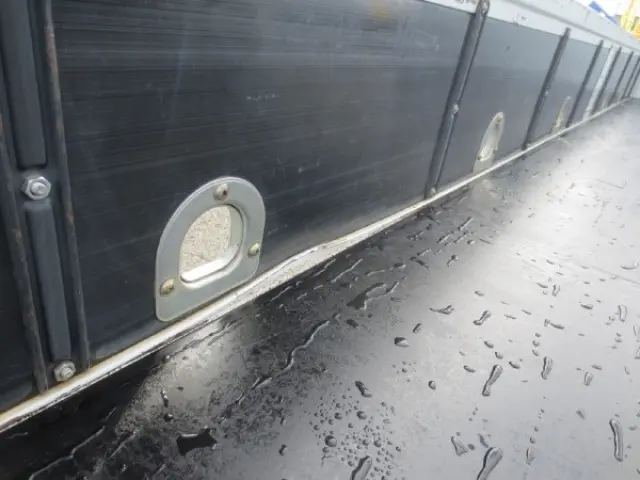 いすゞ フォワード 2RG-FRR90S2(2WD)の写真18