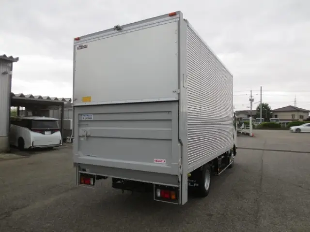 いすゞ エルフ 2RG-NPR88AN(2WD)の写真4