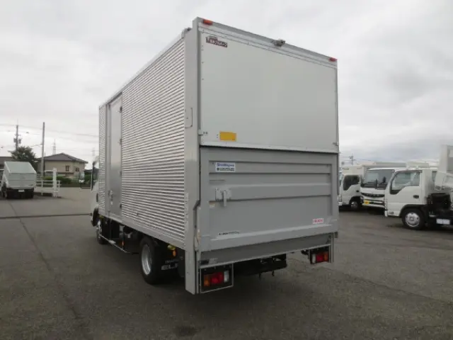 いすゞ エルフ 2RG-NPR88AN(2WD)の写真5