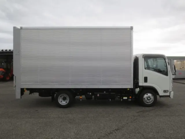 いすゞ エルフ 2RG-NPR88AN(2WD)の写真8