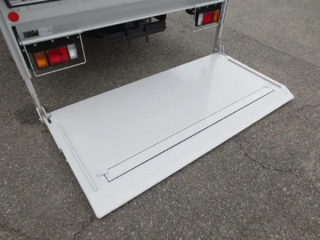 いすゞ エルフ 2RG-NPR88AN(2WD)の写真12