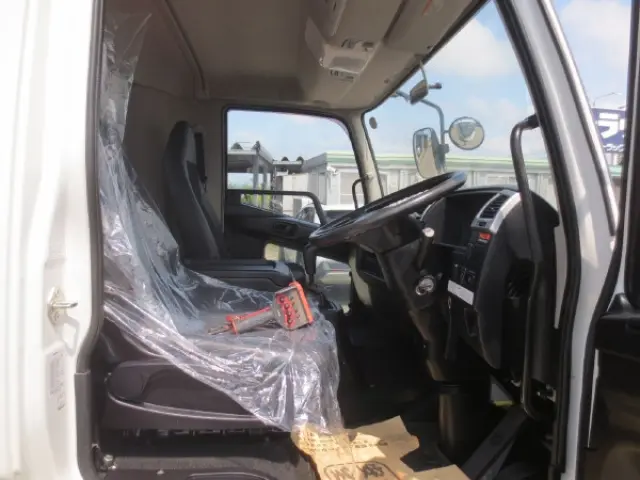 三菱 ファイター 2KG-FK71F(2WD)の写真14