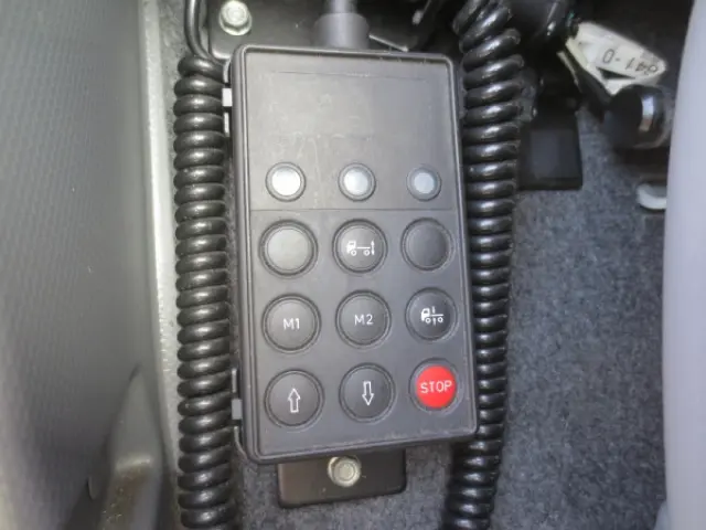 いすゞ フォワード 2RG-FRR90T2(2WD)の写真14