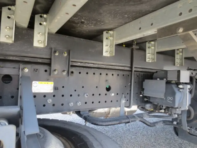 いすゞ フォワード 2RG-FRR90T2(2WD)の写真15