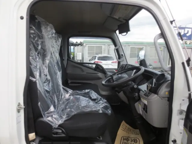 三菱 キャンター 2RG-FEA20(2WD)の写真12