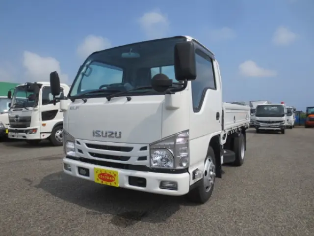 いすゞ エルフ 2RG-NKR88A(2WD)の写真1