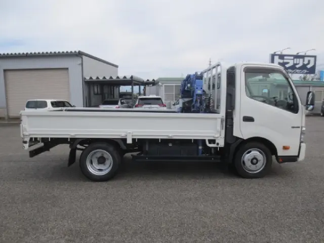 日野 デュトロ TPG-XZU700M(2WD)の写真8