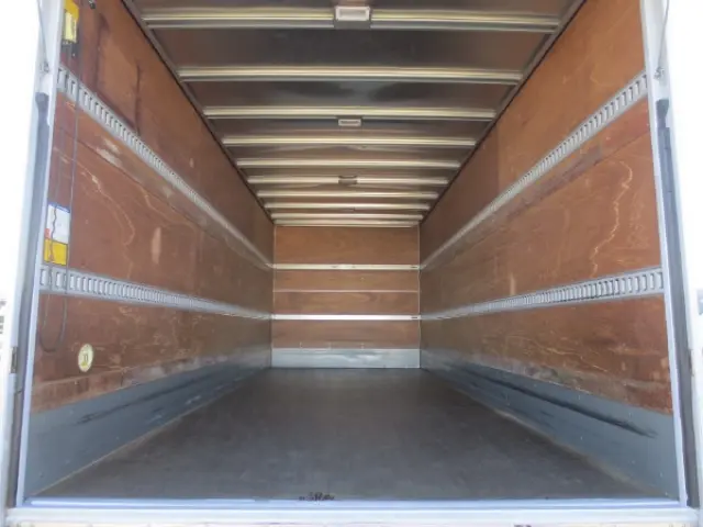 いすゞ フォワード TKG-FRR90S2(2WD)の写真10