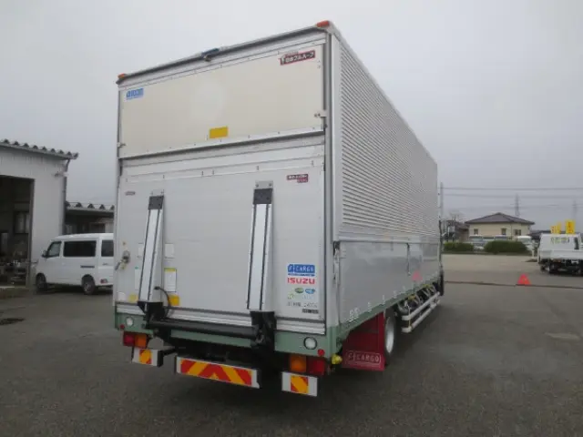 いすゞ フォワード 2RG-FRR90T2(2WD)の写真4