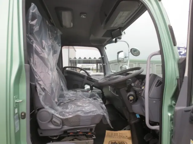 いすゞ フォワード 2RG-FRR90T2(2WD)の写真18