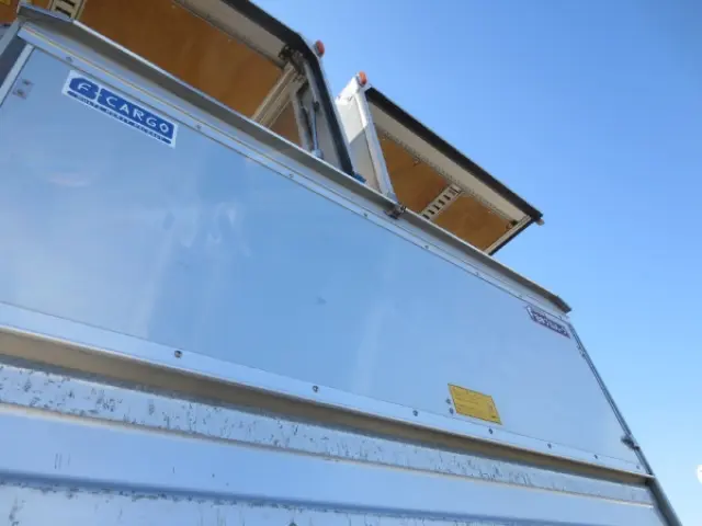 いすゞ フォワード 2RG-FRR90S2の写真21