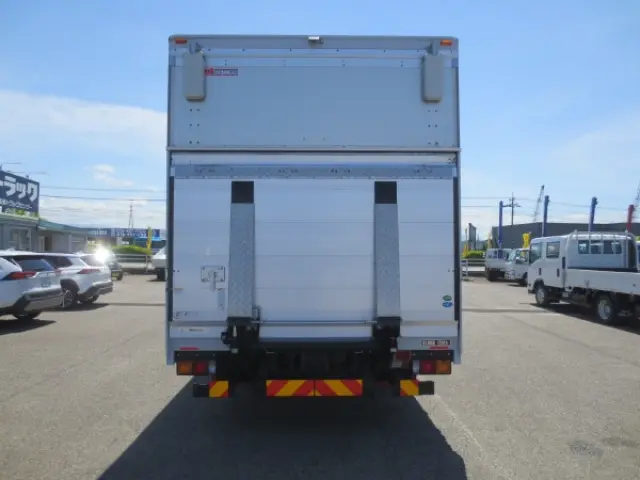 三菱 ファイター 2KG-FK62F(2WD)の写真7
