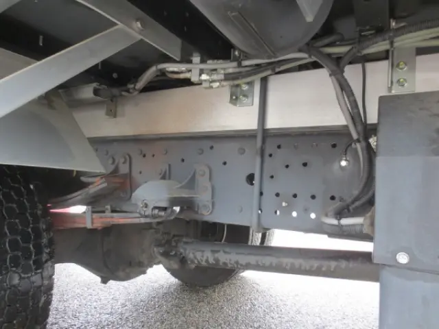 いすゞ フォワード 2RG-FRR90S2(2WD)の写真13