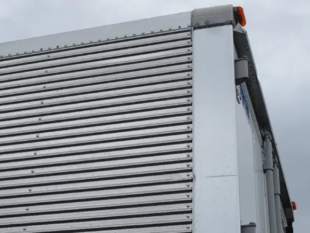 いすゞ フォワード 2RG-FRR90S2(2WD)の写真18