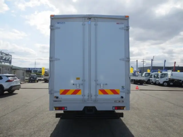 三菱 キャンター 2PG-FEB90(2WD)の写真7