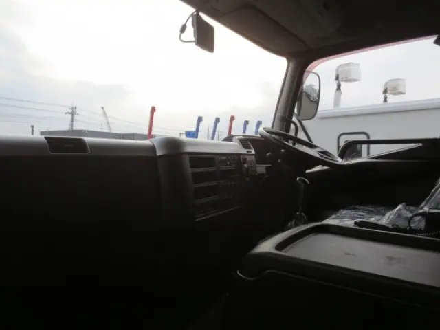 三菱 ファイター 2KG-FK64F(2WD)の写真17