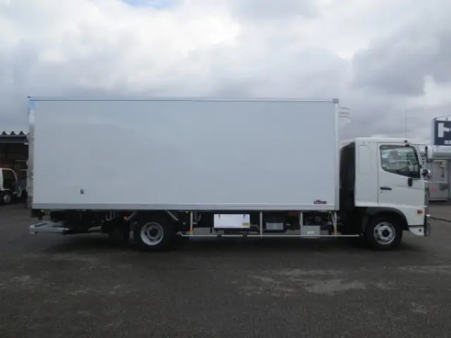 日野 レンジャー 2KG-FD2ABG(2WD)の写真8