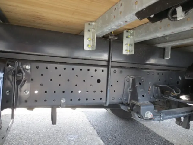 いすゞ エルフ 2RG-NPR88AN(2WD)の写真13