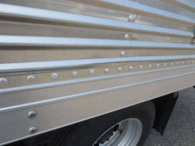 いすゞ エルフ 2RG-NPR88AN(2WD)の写真18