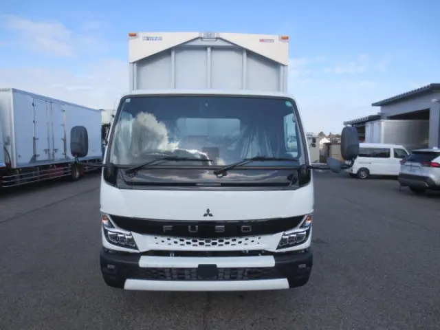三菱 キャンター 2PG-FEB90(2WD)の写真6