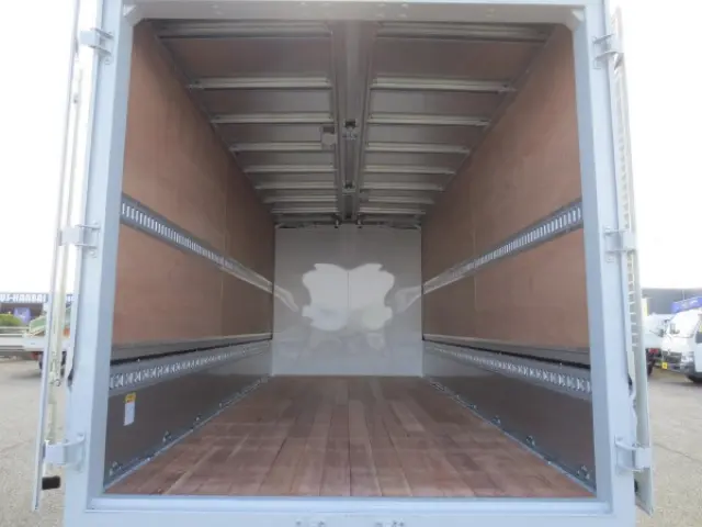 三菱 キャンター 2PG-FEB90(2WD)の写真12