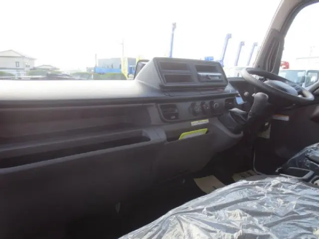 三菱 キャンター 2PG-FEB90(2WD)の写真15