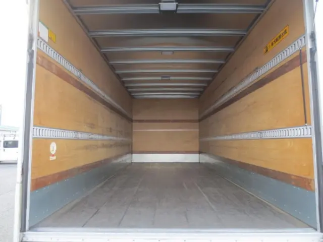 いすゞ フォワード 2RG-FRR90S2(2WD)の写真10