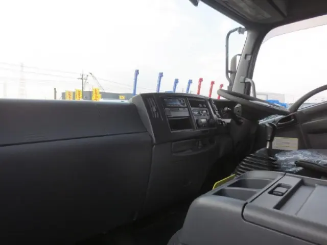 いすゞ フォワード 2RG-FRR90S2(2WD)の写真14