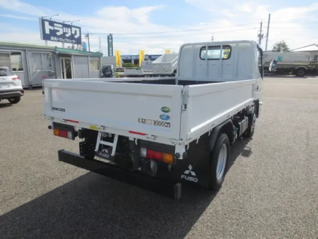 三菱 キャンター 2RG-FBAV0(2WD)の写真4