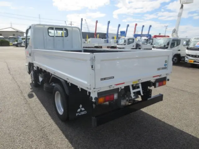 三菱 キャンター 2RG-FBAV0(2WD)の写真5