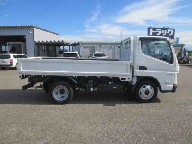 三菱 キャンター 2RG-FBAV0(2WD)の写真8