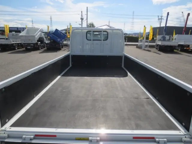 三菱 キャンター 2RG-FBAV0(2WD)の写真10