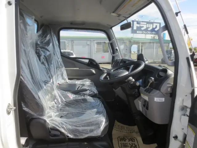 三菱 キャンター 2RG-FBAV0(2WD)の写真12