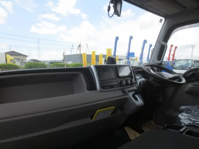 三菱 キャンター TPG-FEB50(2WD)の写真15