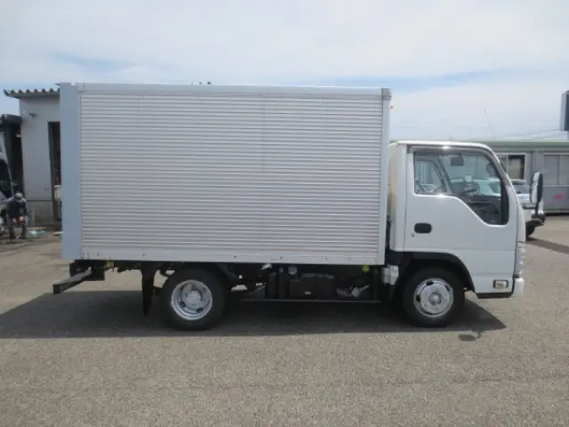 いすゞ エルフ TRG-NJR85AN(2WD)の写真8