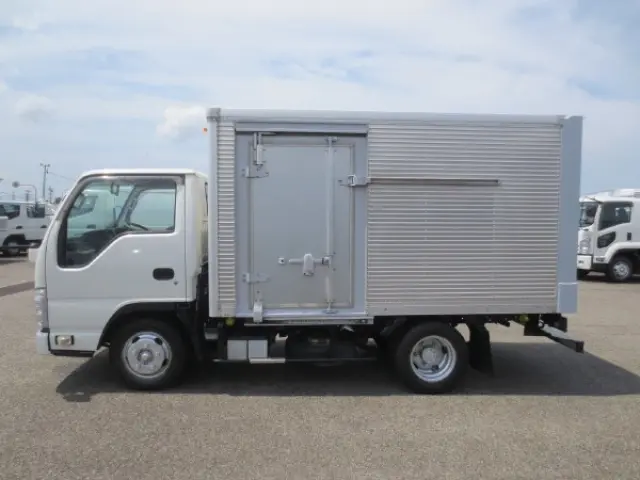いすゞ エルフ TRG-NJR85AN(2WD)の写真9
