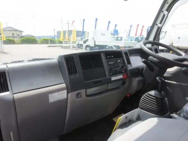 いすゞ エルフ TRG-NJR85AN(2WD)の写真14