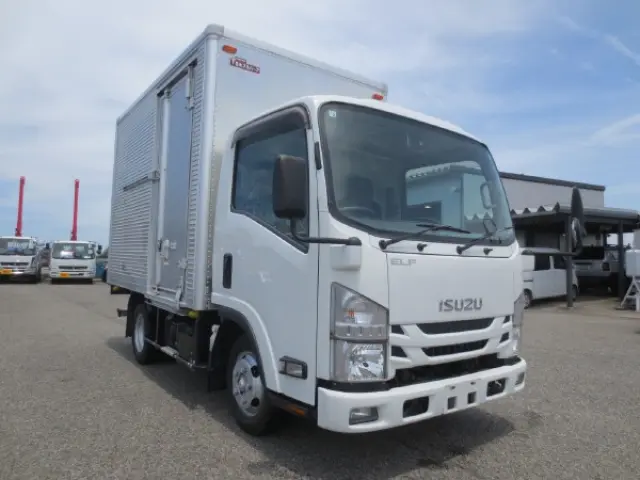 いすゞ エルフ TRG-NLR85AN(2WD)の写真2