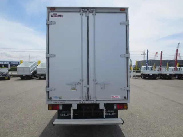 いすゞ エルフ TRG-NLR85AN(2WD)の写真7
